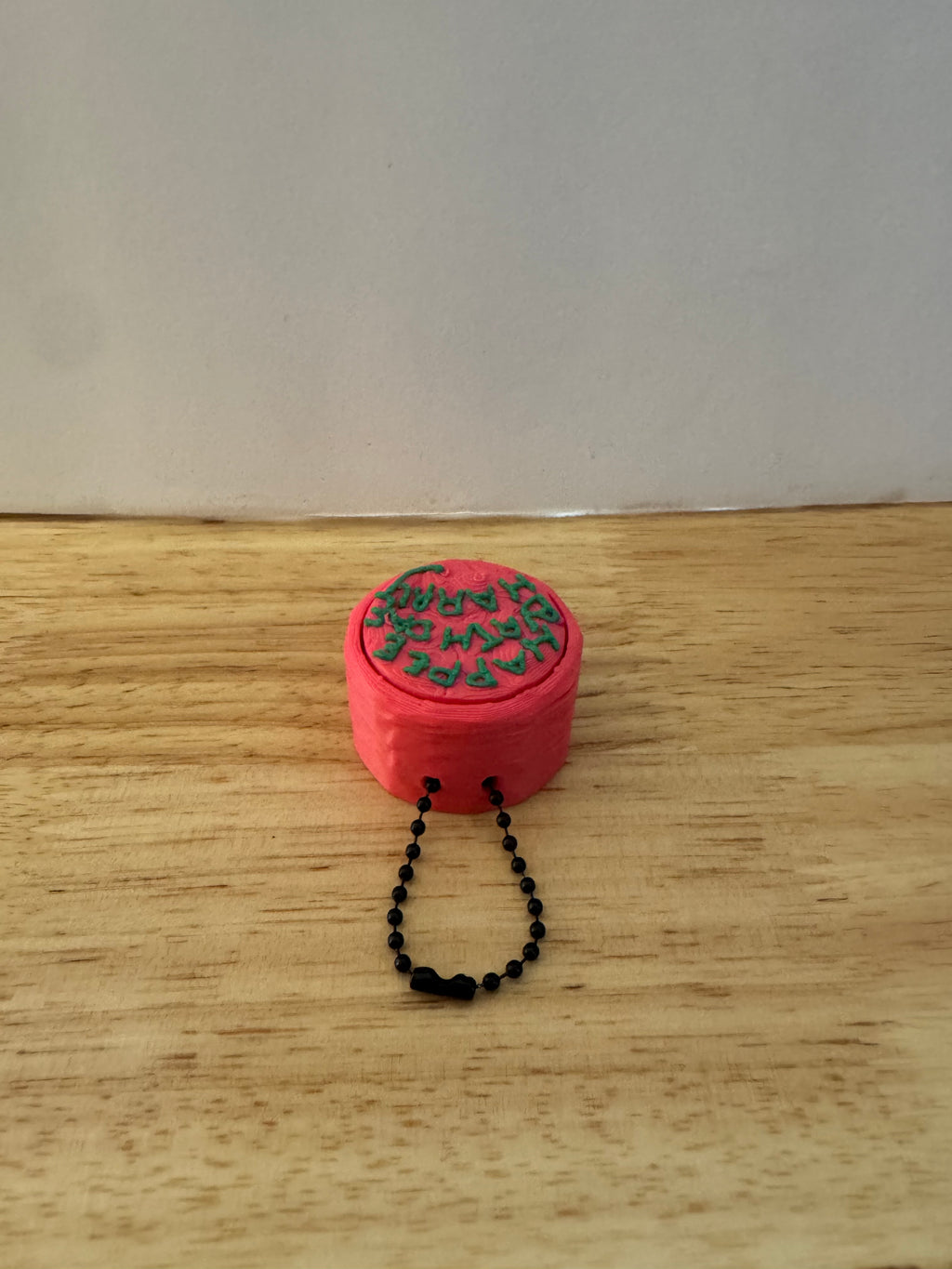 "Happee Birthdae" Cake Fidget Clicker Keychain